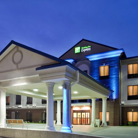 Holiday Inn Express Hotel & Suites Mcpherson By Ihg Екстериор снимка