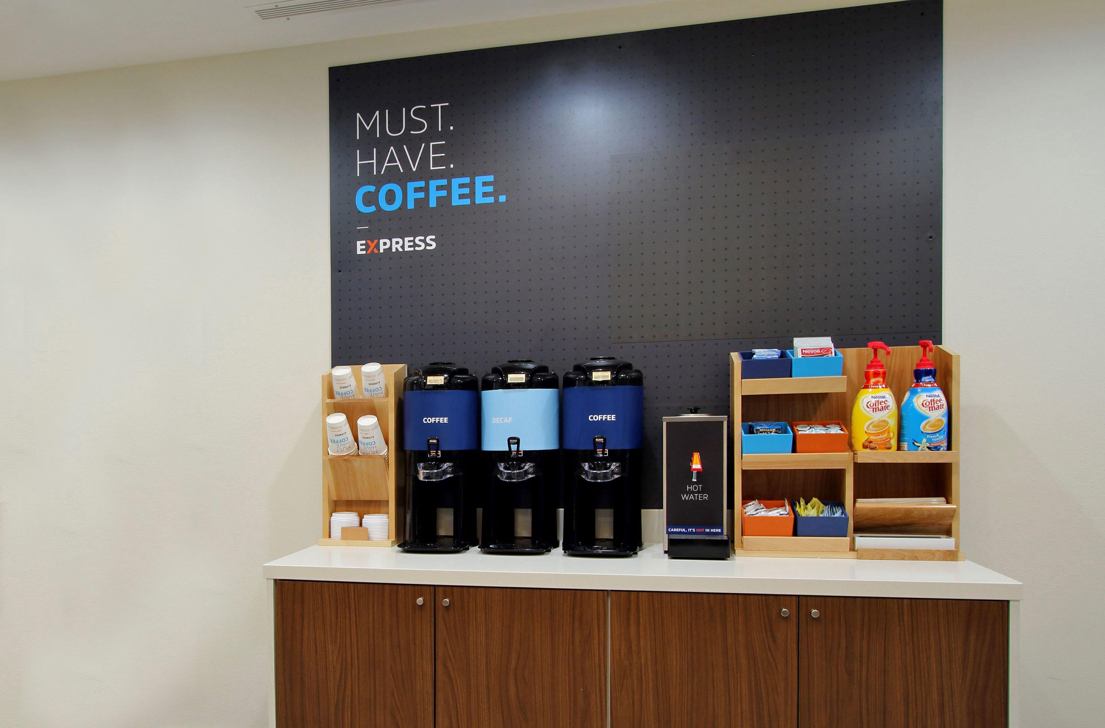 Holiday Inn Express Hotel & Suites Mcpherson By Ihg Екстериор снимка
